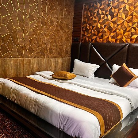 Lands End Resort Anantnag Exteriör bild