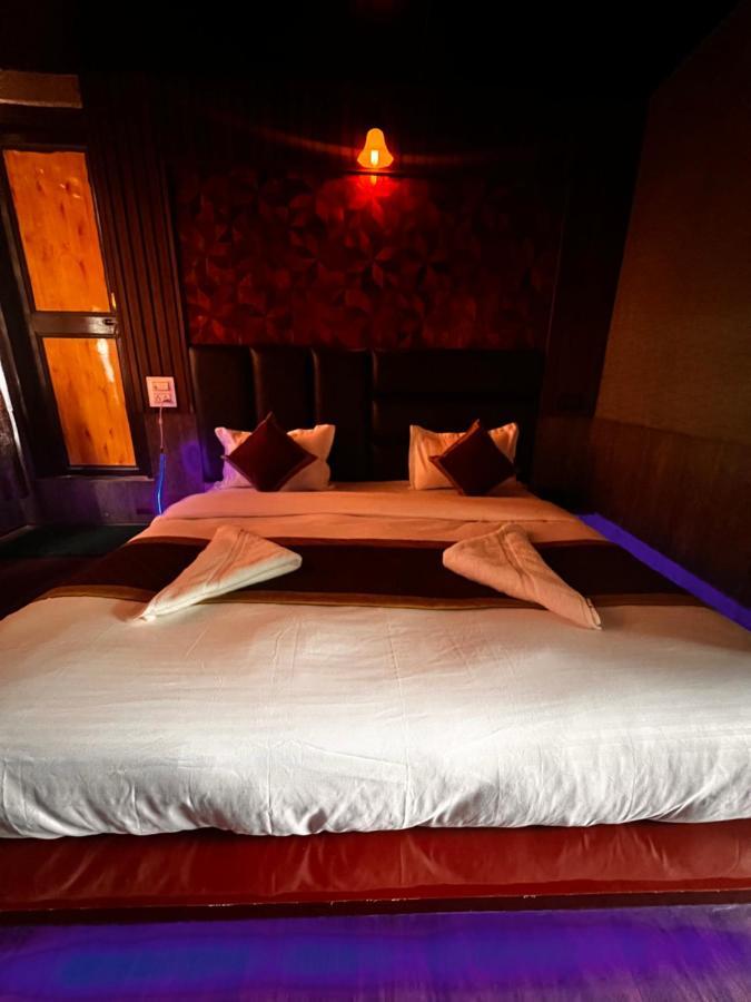 Lands End Resort Anantnag Exteriör bild